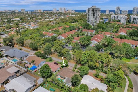 House in Pompano Beach, Florida 3 bedrooms, 160.54 sq.m. № 1175009 - photo 1