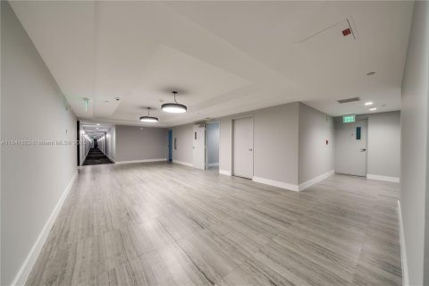 Copropriété à louer à Hollywood, Floride: 2 chambres, 110.46 m2 № 1939946 - photo 28