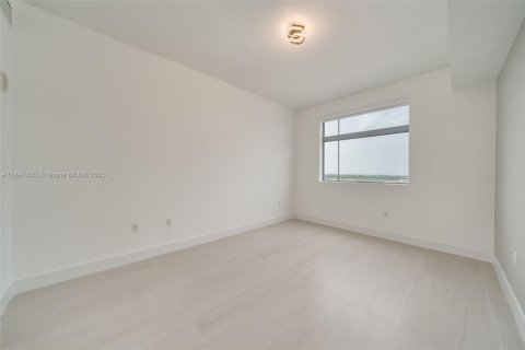 Copropriété à louer à Hollywood, Floride: 2 chambres, 110.46 m2 № 1939946 - photo 26