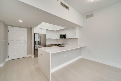 Copropriété à louer à Hollywood, Floride: 2 chambres, 110.46 m2 № 1939946 - photo 21