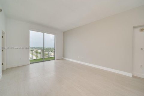 Copropriété à louer à Hollywood, Floride: 2 chambres, 110.46 m2 № 1939946 - photo 5
