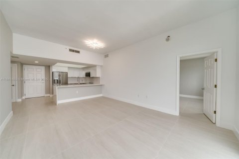 Copropriété à louer à Hollywood, Floride: 2 chambres, 110.46 m2 № 1939946 - photo 13