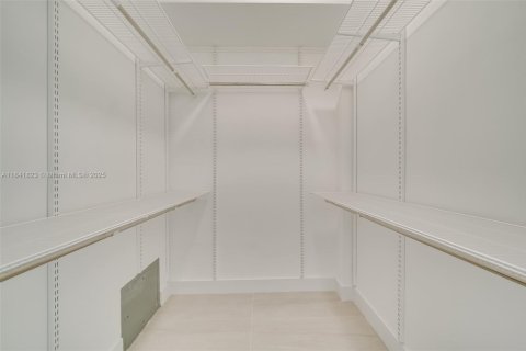 Copropriété à louer à Hollywood, Floride: 2 chambres, 110.46 m2 № 1939946 - photo 19