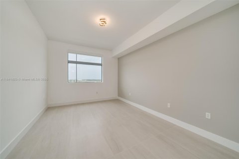 Copropriété à louer à Hollywood, Floride: 2 chambres, 110.46 m2 № 1939946 - photo 27