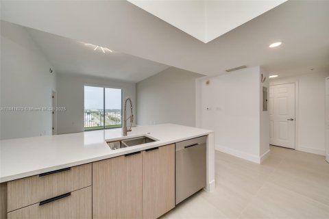 Copropriété à louer à Hollywood, Floride: 2 chambres, 110.46 m2 № 1939946 - photo 4