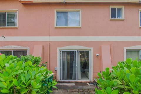 Touwnhouse à vendre à Tamarac, Floride: 3 chambres, 123.75 m2 № 2077084 - photo 27
