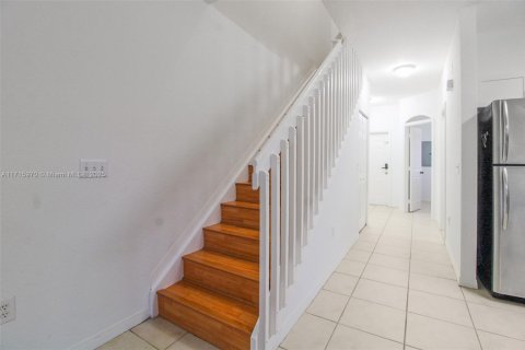 Touwnhouse à vendre à Tamarac, Floride: 3 chambres, 123.75 m2 № 2077084 - photo 7