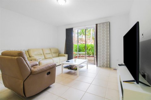 Touwnhouse à vendre à Tamarac, Floride: 3 chambres, 123.75 m2 № 2077084 - photo 5