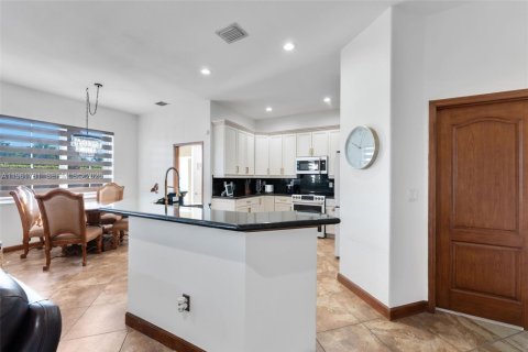 Купить виллу или дом в Хайалиа, Флорида 11 комнат, 260.41м2, № 2023839 - фото 15