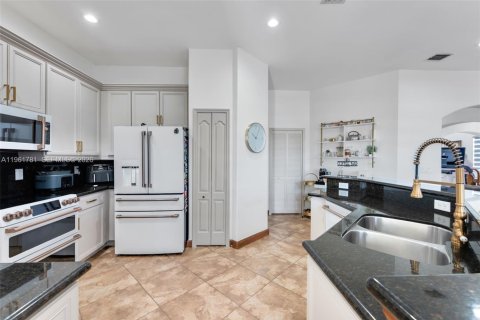 Купить виллу или дом в Хайалиа, Флорида 11 комнат, 260.41м2, № 2023839 - фото 17