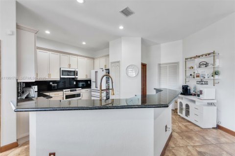 Купить виллу или дом в Хайалиа, Флорида 11 комнат, 260.41м2, № 2023839 - фото 16