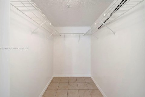 Condo in Davie, Florida, 3 bedrooms  № 1841335 - photo 8