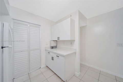 Condo in Davie, Florida, 3 bedrooms  № 1841335 - photo 18