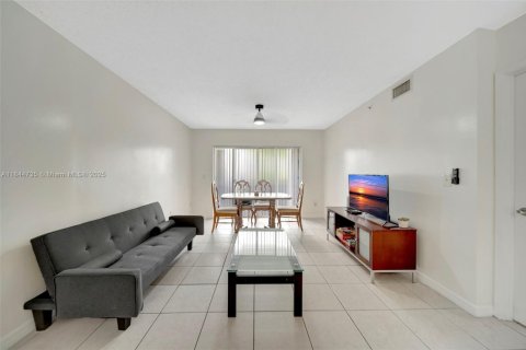 Condo in Davie, Florida, 3 bedrooms  № 1841335 - photo 23