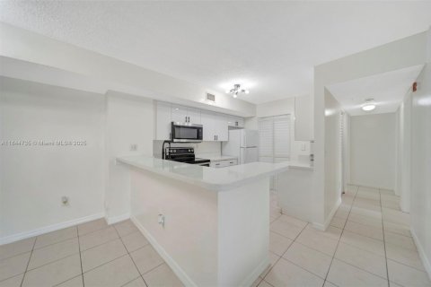 Condo in Davie, Florida, 3 bedrooms  № 1841335 - photo 19