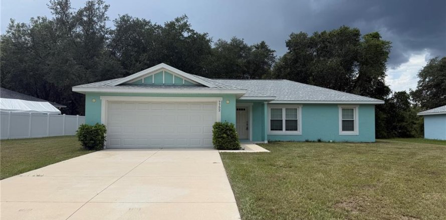 Villa ou maison à Citrus Springs, Floride 3 chambres, 135.54 m2 № 2239656