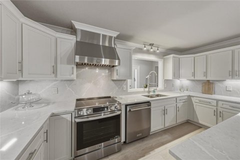 Villa ou maison à vendre à Saint Petersburg, Floride: 4 chambres, 239.32 m2 № 2120728 - photo 29