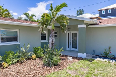 Villa ou maison à vendre à Saint Petersburg, Floride: 4 chambres, 239.32 m2 № 2120728 - photo 6