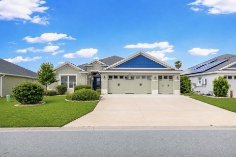 House in The Villages, Florida 3 bedrooms, 180.69 sq.m. № 2314358