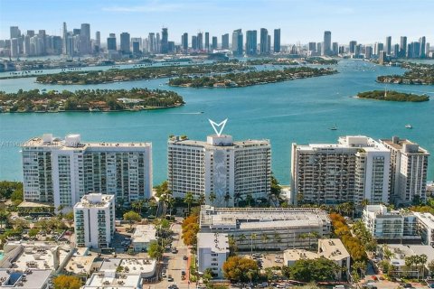 Condominio en venta en Miami Beach, Florida, 45.8 m2 № 2030543 - foto 2
