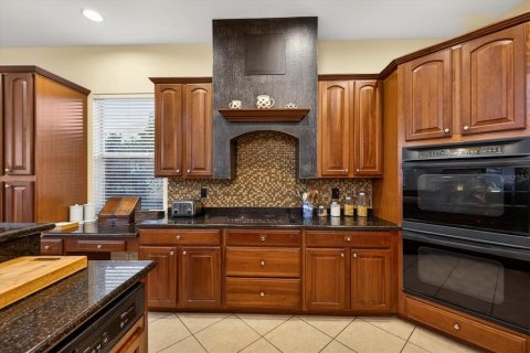 Casa en venta en Tampa, Florida, 5 dormitorios, 356.93 m2 № 2152118 - foto 26