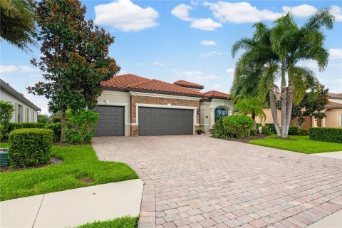 Villa ou maison à vendre à Bradenton, Floride: 4 chambres, 208.01 m2 № 2413406 - photo 2