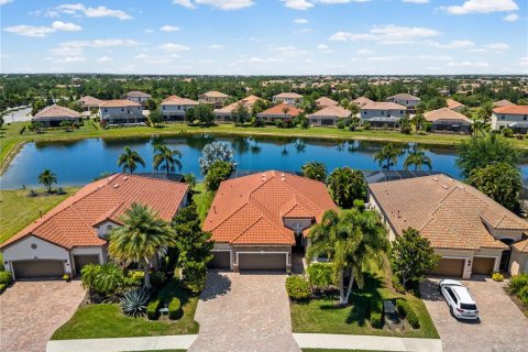 Villa ou maison à vendre à Bradenton, Floride: 4 chambres, 208.01 m2 № 2413406 - photo 5