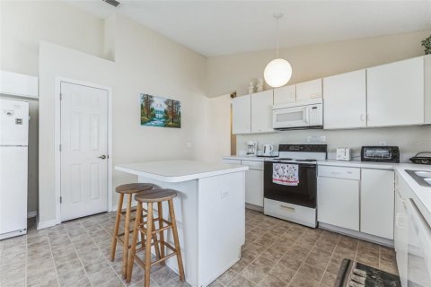 House in Davenport, Florida 4 bedrooms, 174.84 sq.m. № 1124862 - photo 8