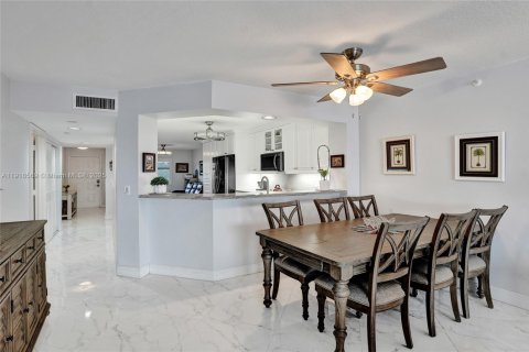 Copropriété à vendre à Tamarac, Floride: 2 chambres, 139.35 m2 № 1972048 - photo 18
