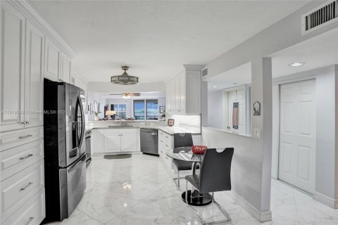 Copropriété à vendre à Tamarac, Floride: 2 chambres, 139.35 m2 № 1972048 - photo 12