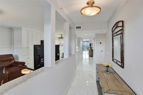 Copropriété à vendre à Tamarac, Floride: 2 chambres, 139.35 m2 № 1972048 - photo 7