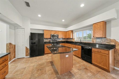 Casa en venta en Valrico, Florida, 5 dormitorios, 310.57 m2 № 2096181 - foto 18
