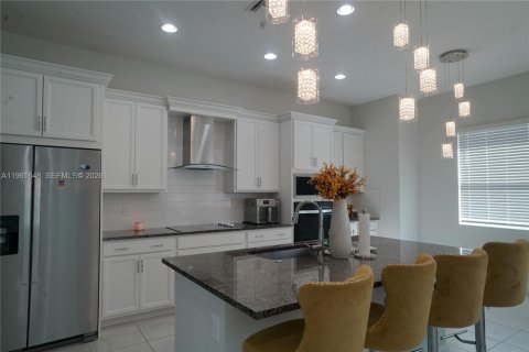 Villa ou maison à vendre à Westlake, Floride: 4 chambres, 291.9 m2 № 2024730 - photo 12