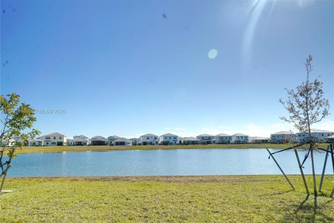 Villa ou maison à vendre à Westlake, Floride: 4 chambres, 291.9 m2 № 2024730 - photo 11