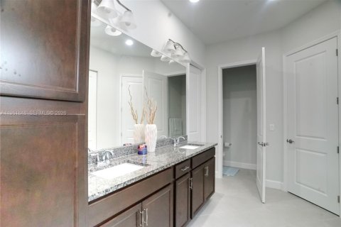 Villa ou maison à vendre à Westlake, Floride: 4 chambres, 291.9 m2 № 2024730 - photo 21