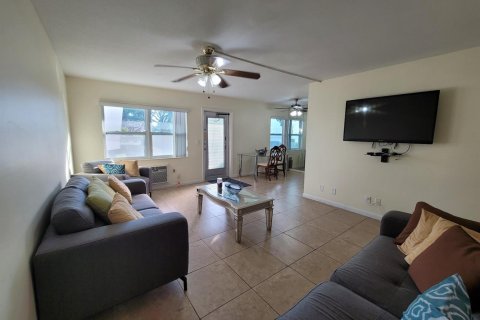 Copropriété à louer à West Palm Beach, Floride: 2 chambres, 74.14 m2 № 2261826 - photo 16