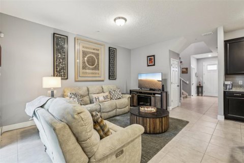 Townhouse in Winter Garden, Florida 3 bedrooms, 180.97 sq.m. № 1520023 - photo 7