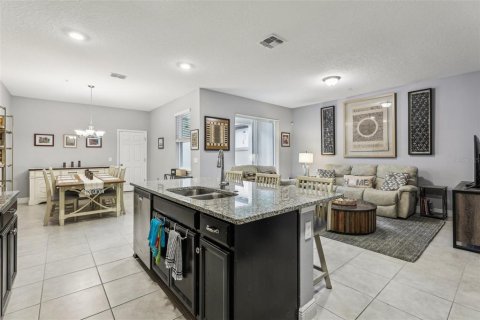 Townhouse in Winter Garden, Florida 3 bedrooms, 180.97 sq.m. № 1520023 - photo 11