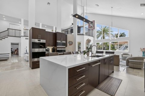 House in Lighthouse Point, Florida 4 bedrooms, 323.11 sq.m. № 2085311 - photo 16