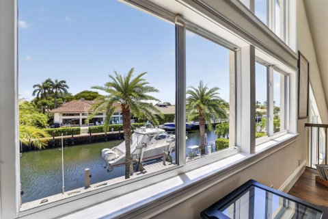 House in Lighthouse Point, Florida 4 bedrooms, 323.11 sq.m. № 2085311 - photo 28