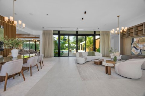 Купить виллу или дом в Пайнкрест, Флорида 7 спален, 570.23м2, № 2065009 - фото 9