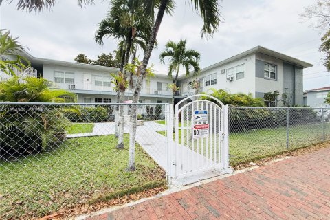 Condominio en venta en Miami, Florida, 1 dormitorio, 42.74 m2 № 2056367 - foto 18