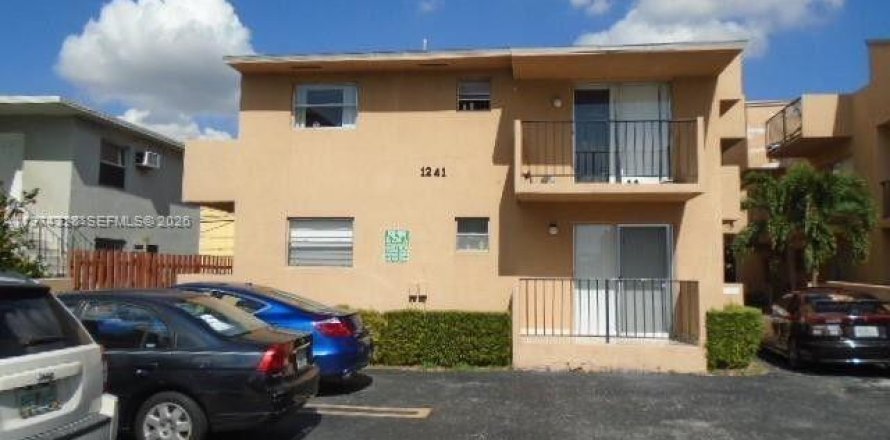 Condo in Miami, Florida, 2 bedrooms  № 2040684