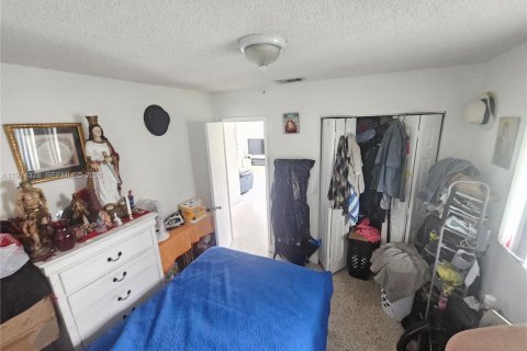 Condo in Miami, Florida, 2 bedrooms  № 2040684 - photo 16