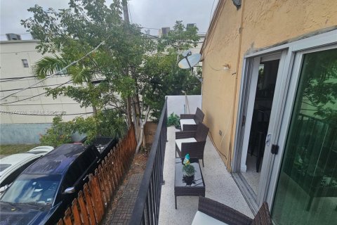 Condo in Miami, Florida, 2 bedrooms  № 2040684 - photo 6