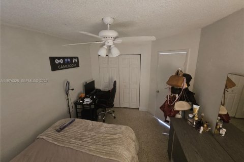 Condo in Miami, Florida, 2 bedrooms  № 2040684 - photo 18