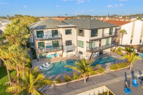 Adosado en alquiler en Treasure Island, Florida, 4 dormitorios, 282.7 m2 № 1899182 - foto 2