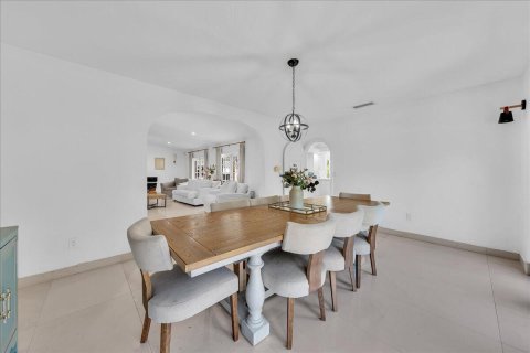 Villa ou maison à vendre à Pinecrest, Floride: 6 chambres, 380.25 m2 № 2179489 - photo 4