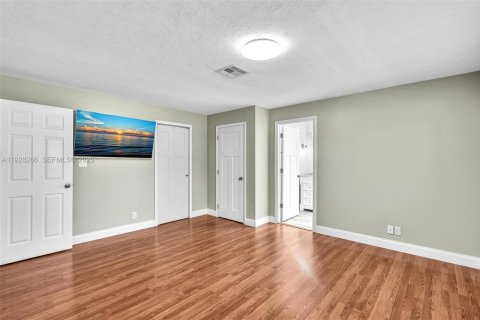 Купить виллу или дом в Локсахатчи-Гроувс, Флорида 3 спальни, 188.5м2, № 1988324 - фото 24