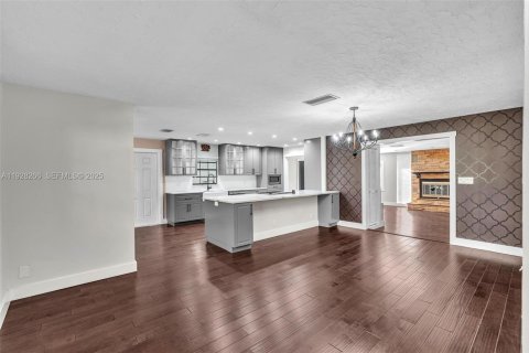 Купить виллу или дом в Локсахатчи-Гроувс, Флорида 3 спальни, 188.5м2, № 1988324 - фото 8